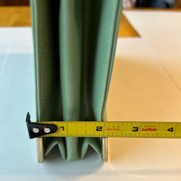 Vintage Markay Leather Clutch Hand Bag Green Gold Trim - Picture 14 of 14